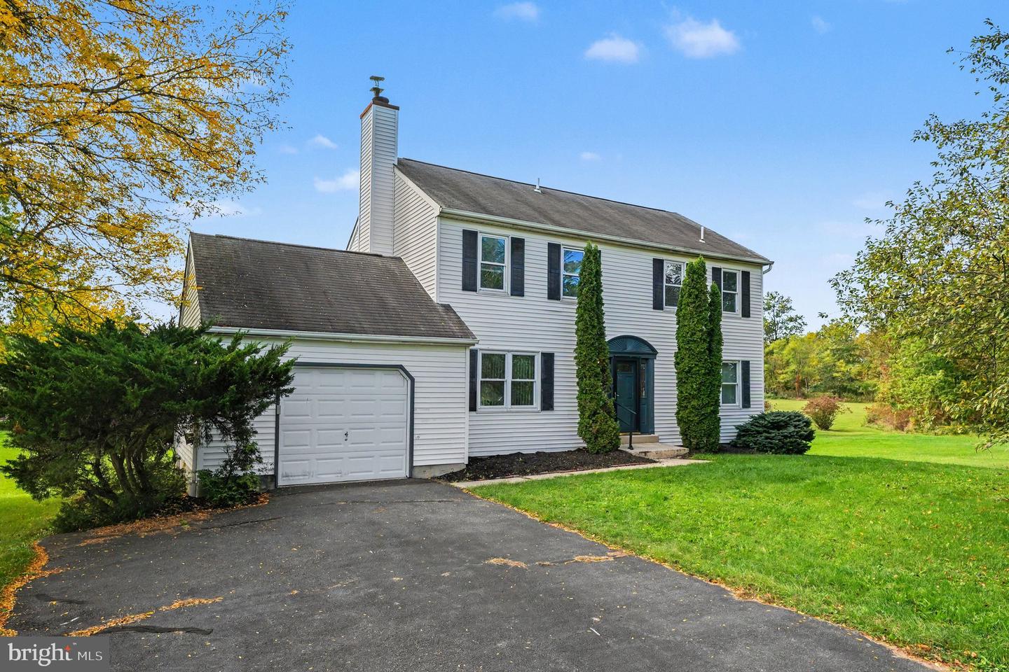 308 HAMPTON CIR # Property Photo 1