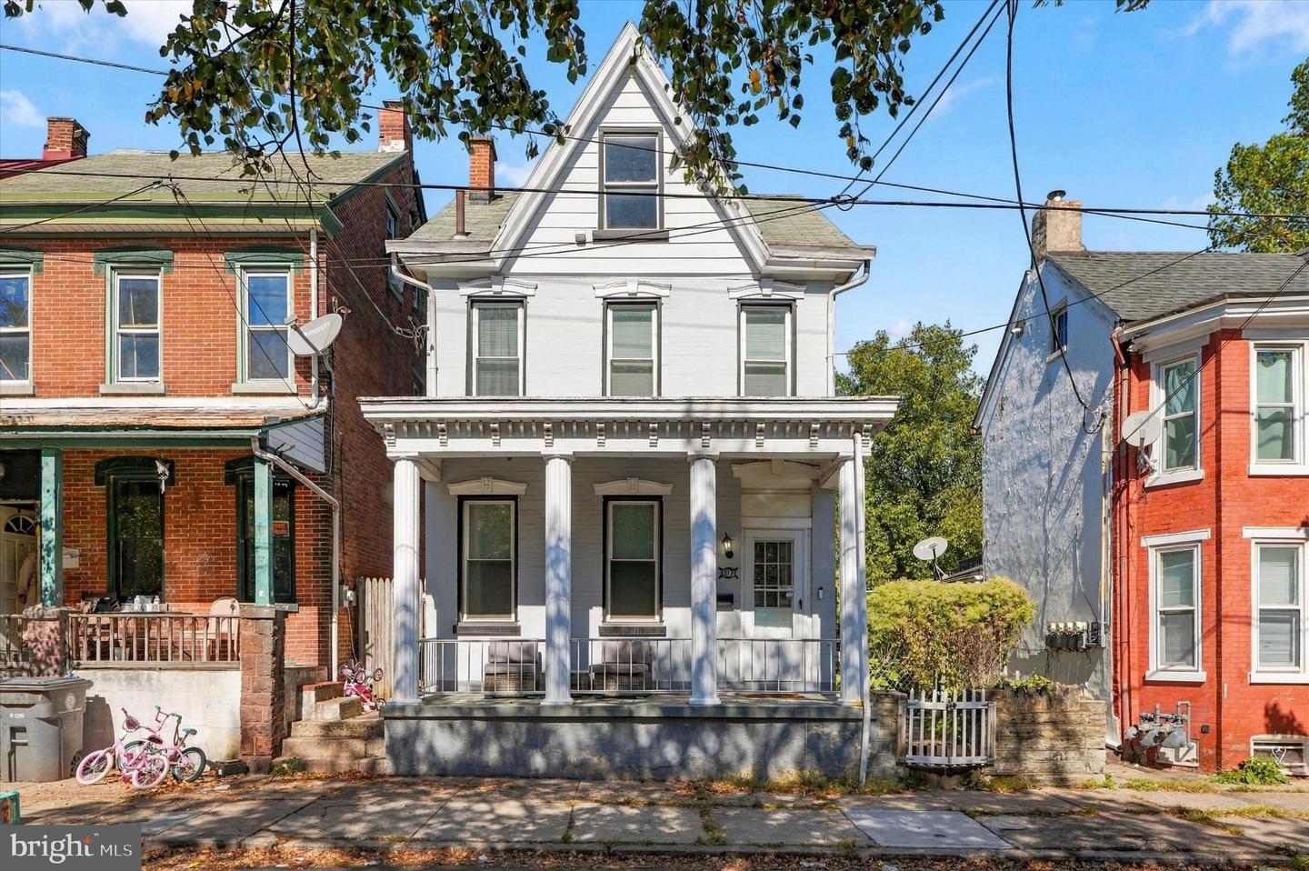 317 Walnut St Property Photo 1