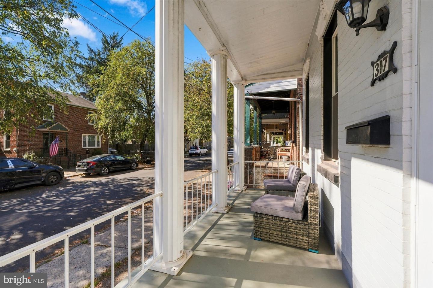 317 Walnut St Property Photo 3