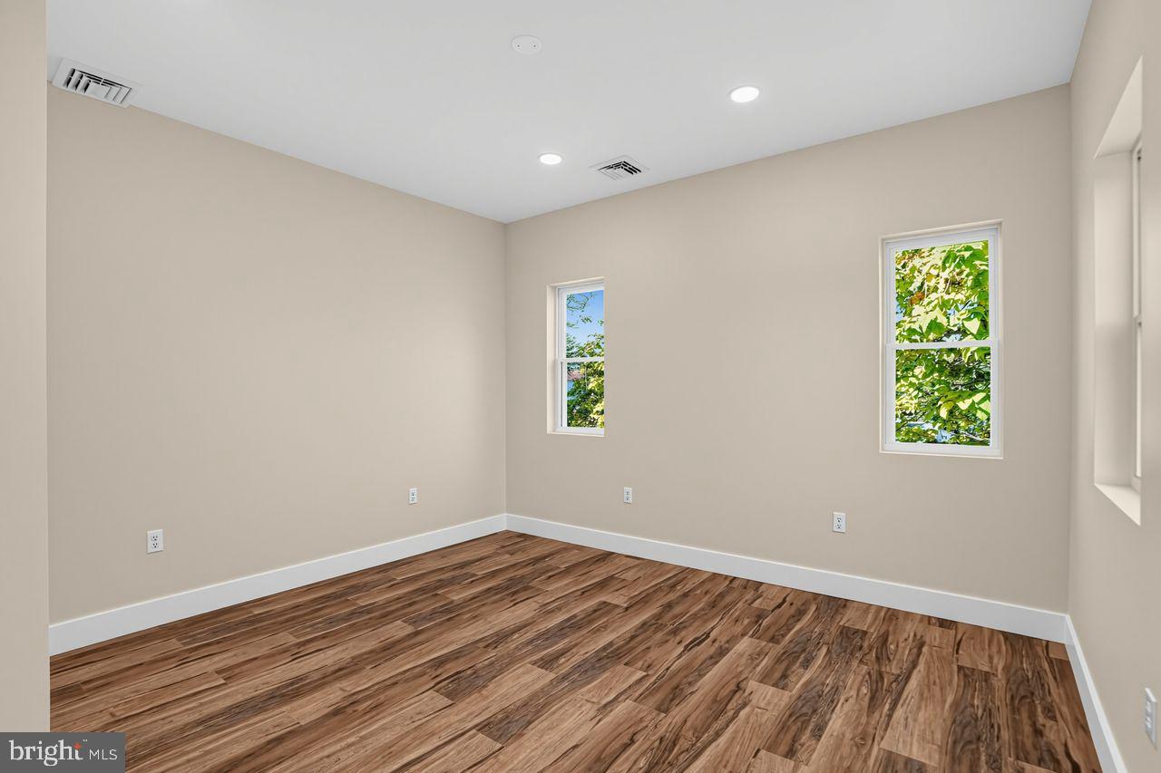 1650 Reservoir Ave Property Photo 34