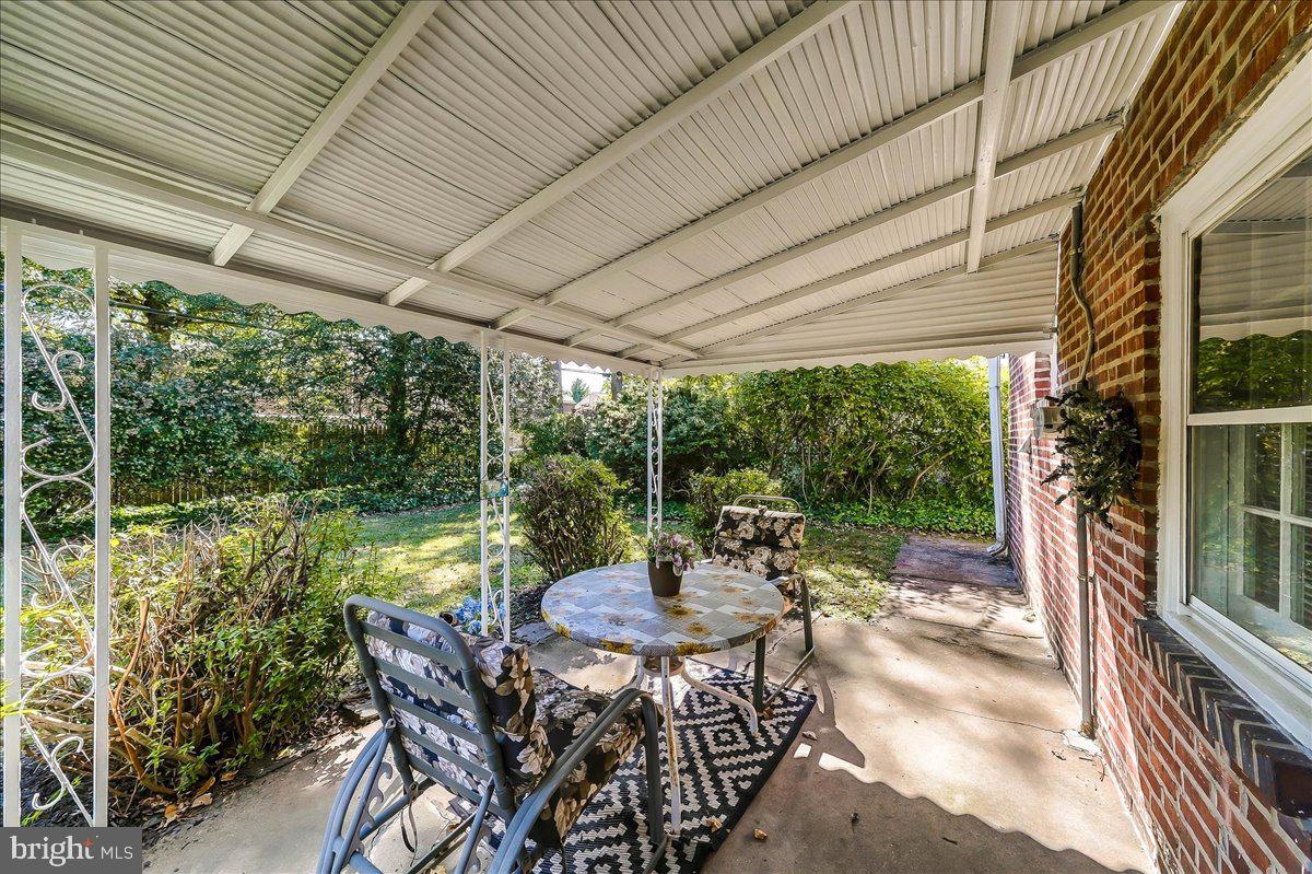 871 Delmont Dr # Property Photo 3