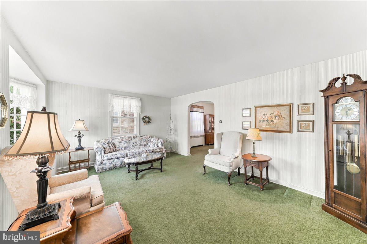 871 Delmont Dr # Property Photo 4