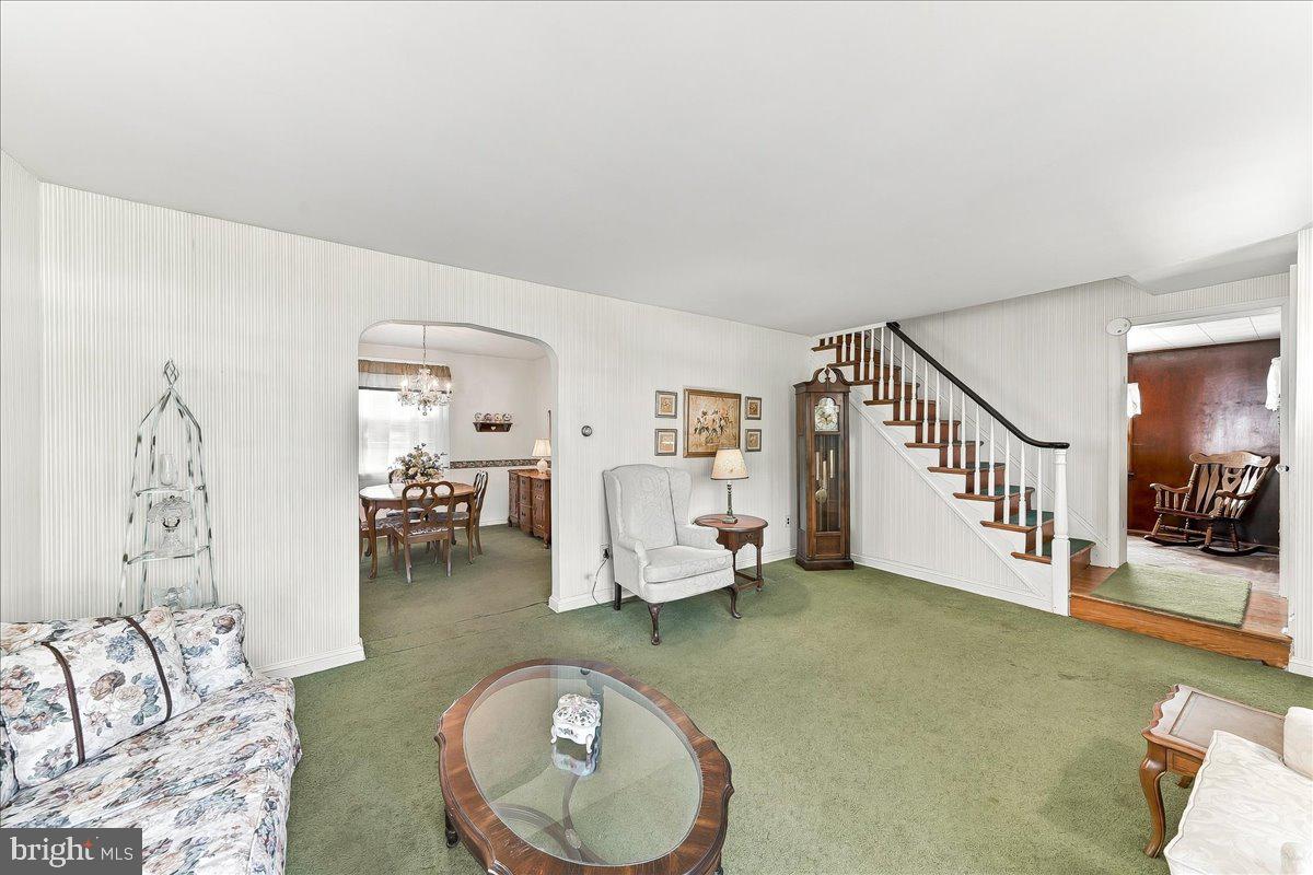 871 Delmont Dr # Property Photo 6