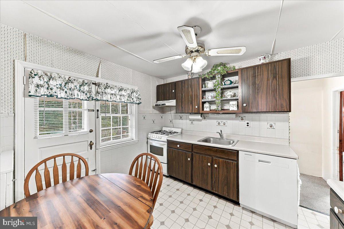 871 Delmont Dr # Property Photo 12