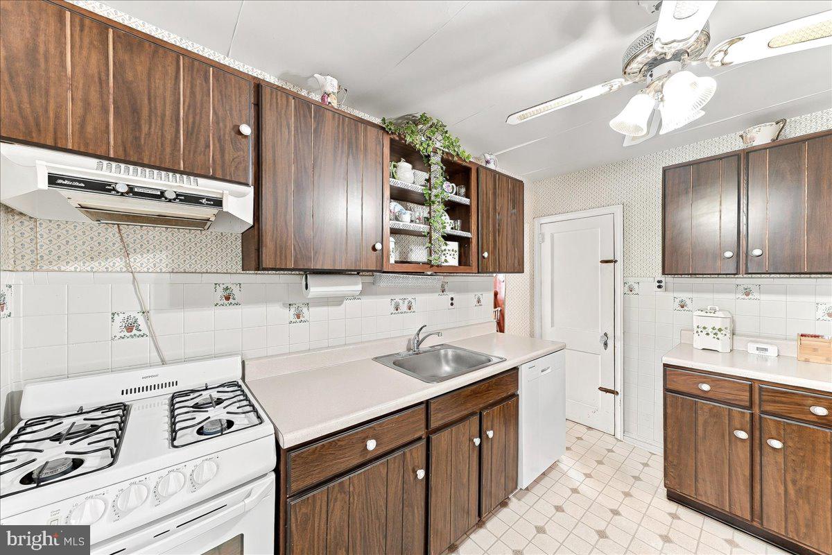 871 Delmont Dr # Property Photo 15