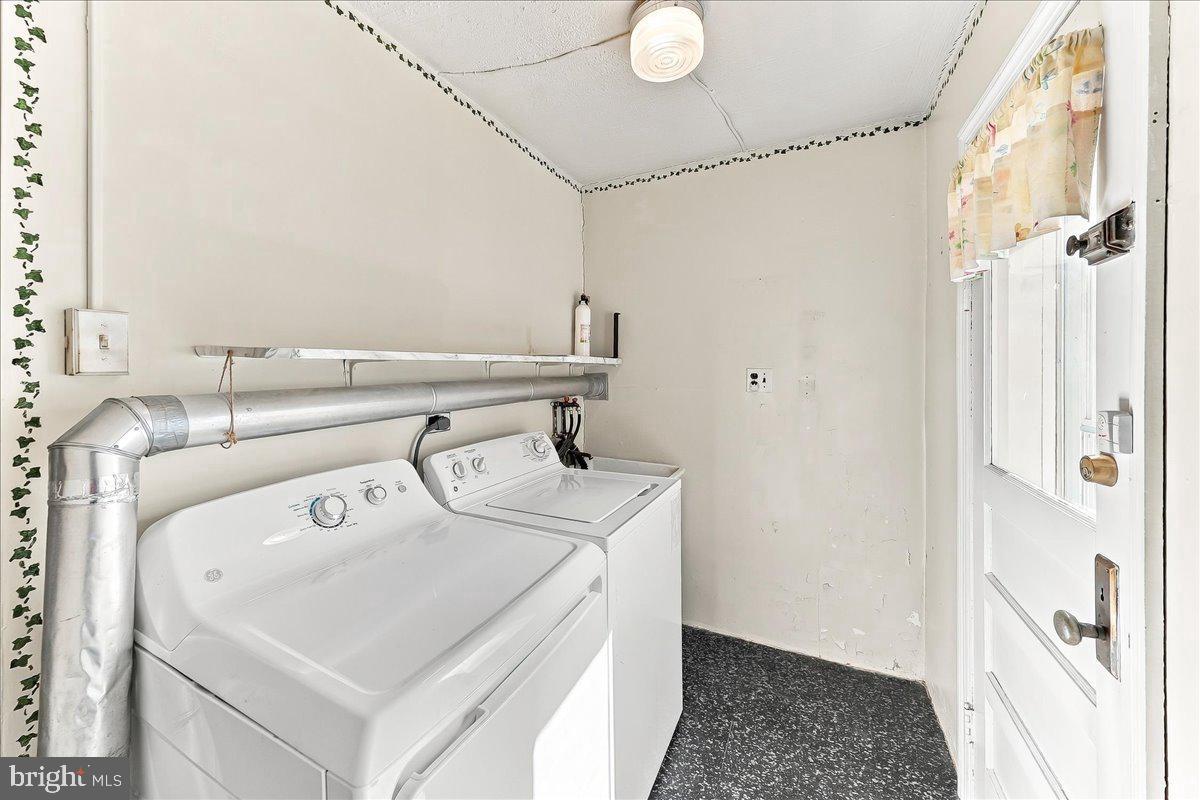 871 Delmont Dr # Property Photo 17