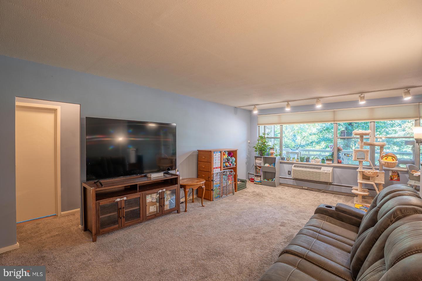 7900 Old York Rd #409-b Property Photo 3