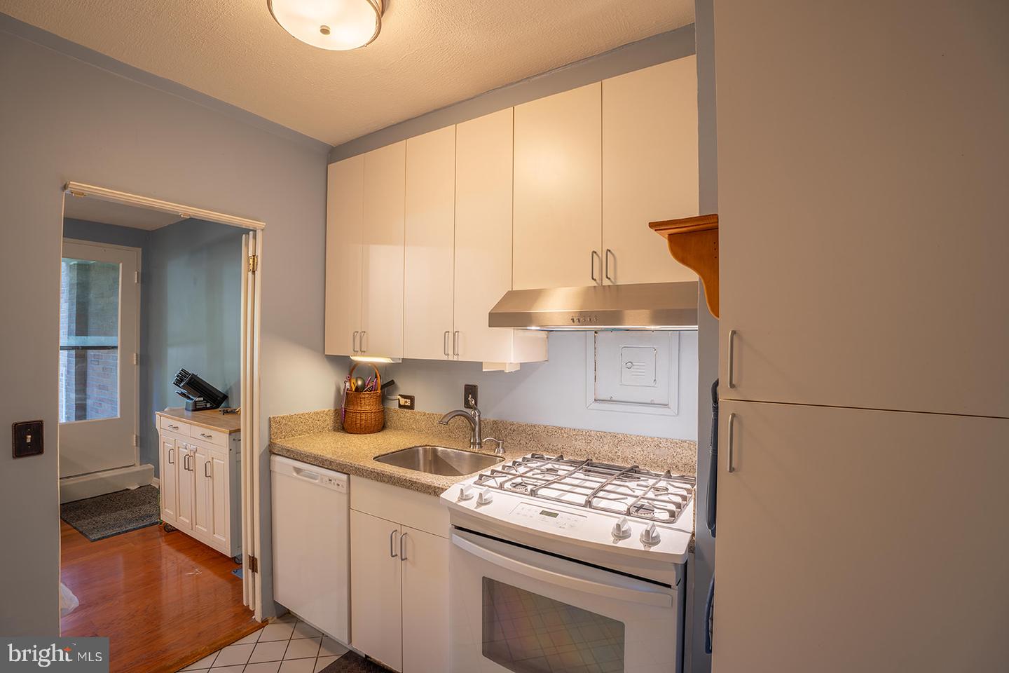 7900 Old York Rd #409-b Property Photo 10