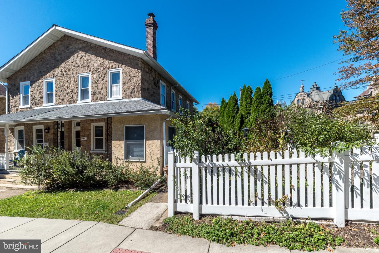 460 Renfrew Ave Property Photo 1