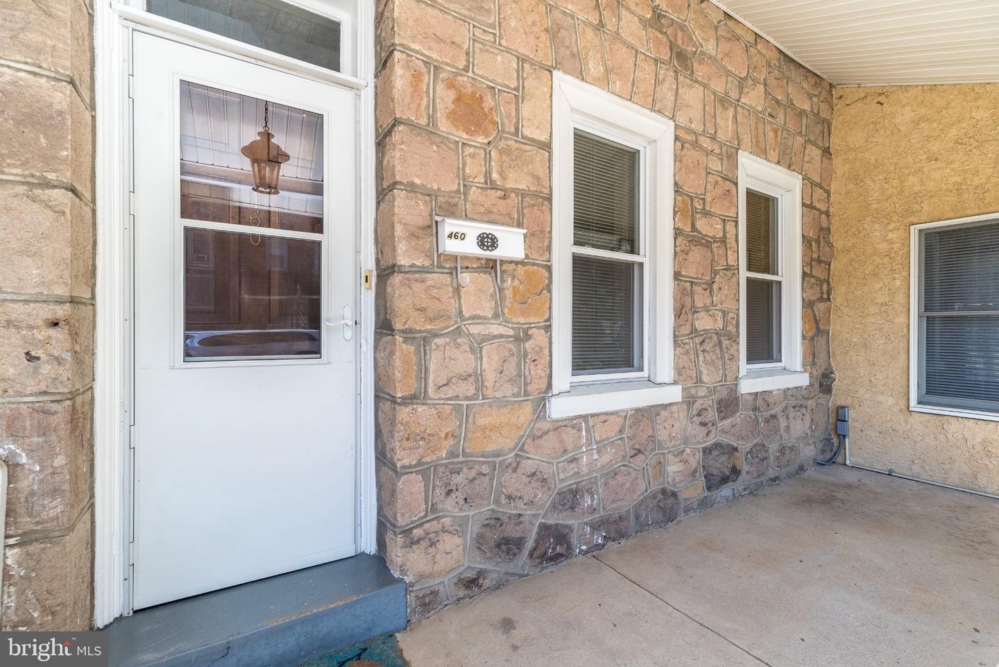 460 Renfrew Ave Property Photo 3