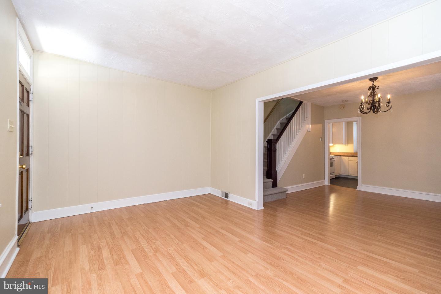 460 Renfrew Ave Property Photo 5