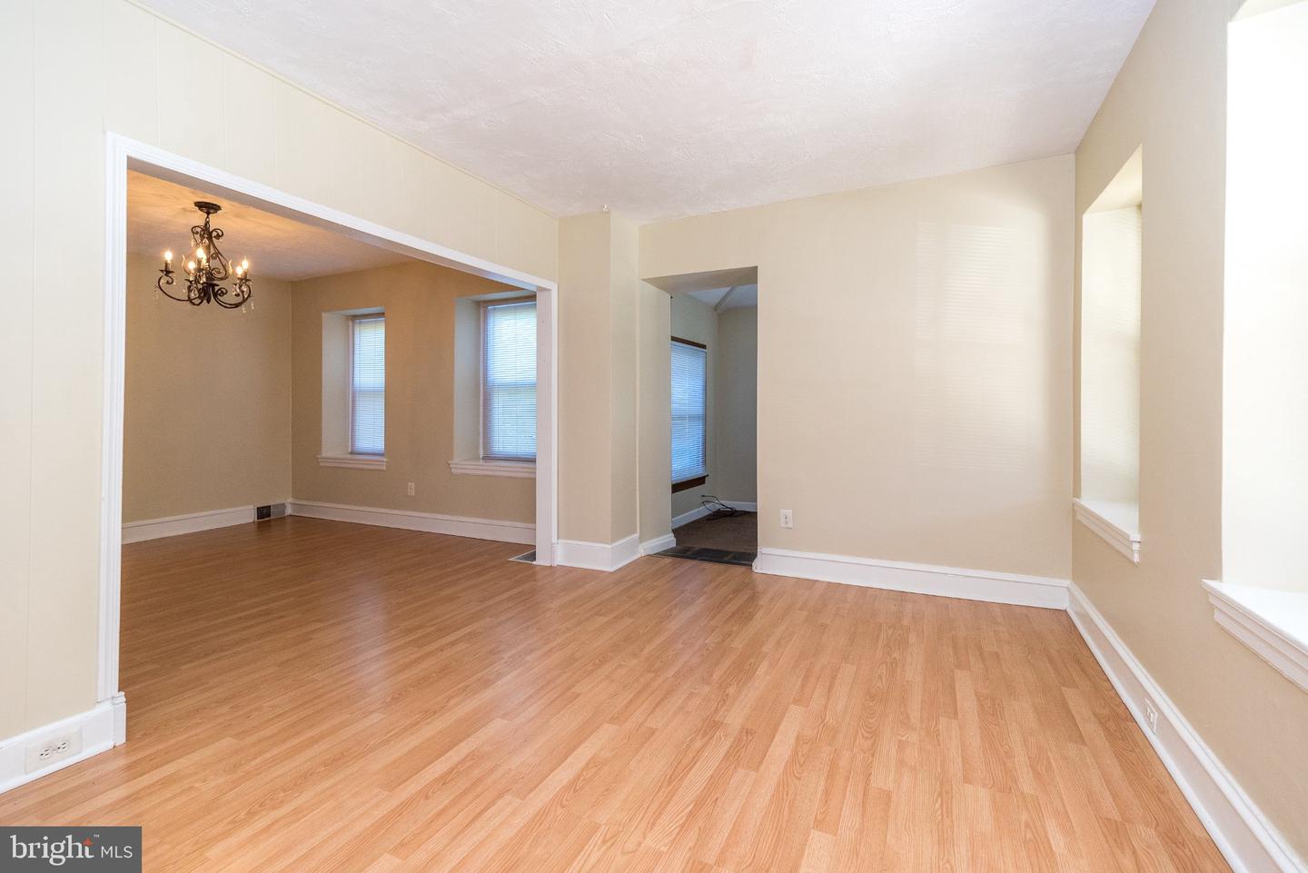 460 Renfrew Ave Property Photo 7