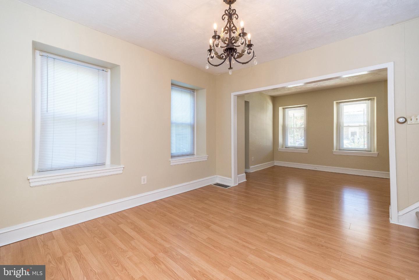 460 Renfrew Ave Property Photo 9