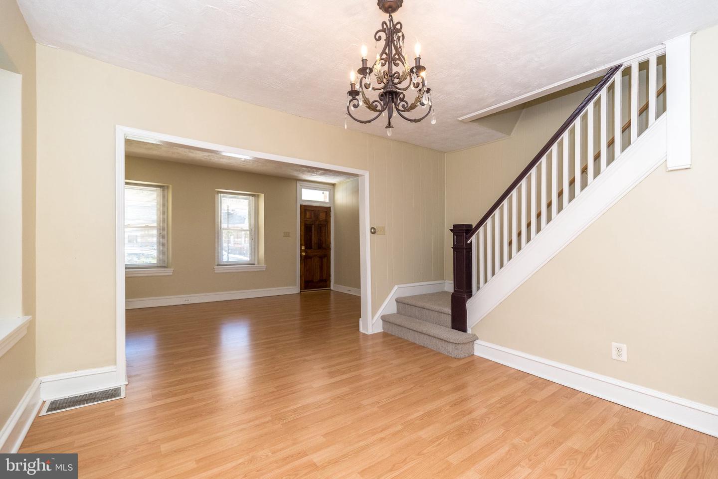 460 Renfrew Ave Property Photo 10