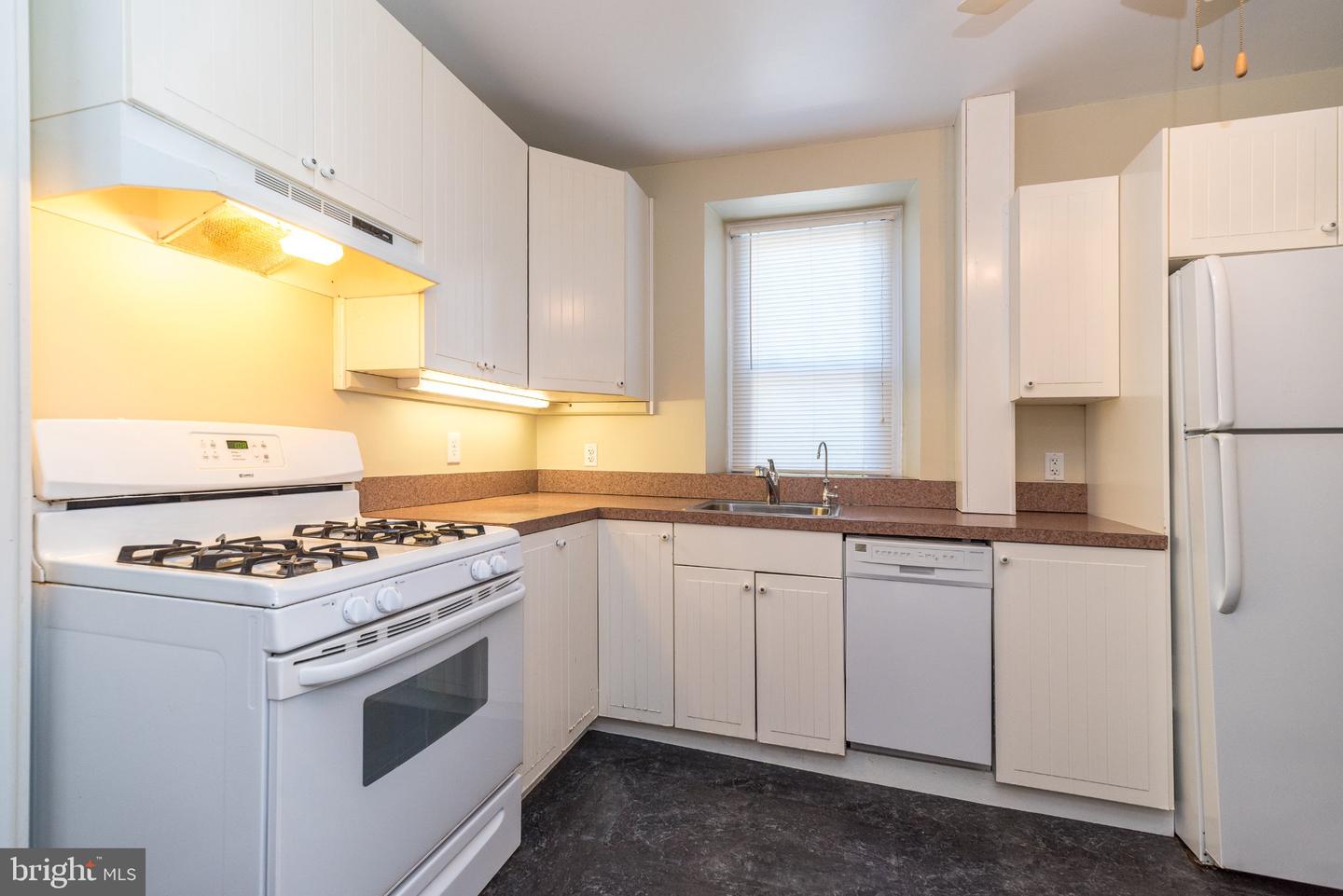 460 Renfrew Ave Property Photo 12