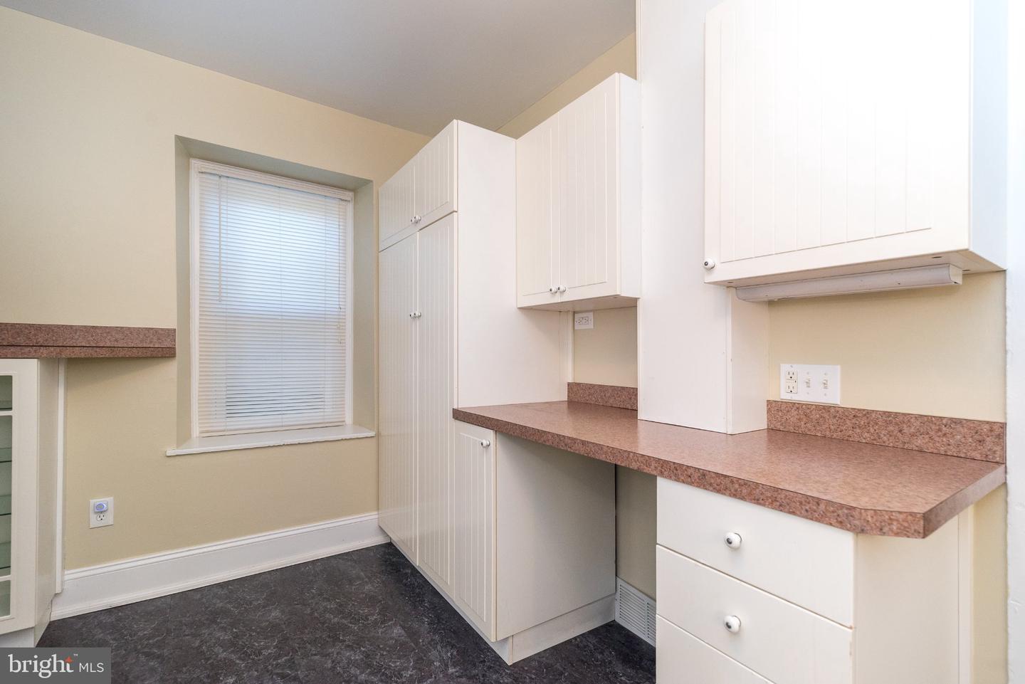460 Renfrew Ave Property Photo 14