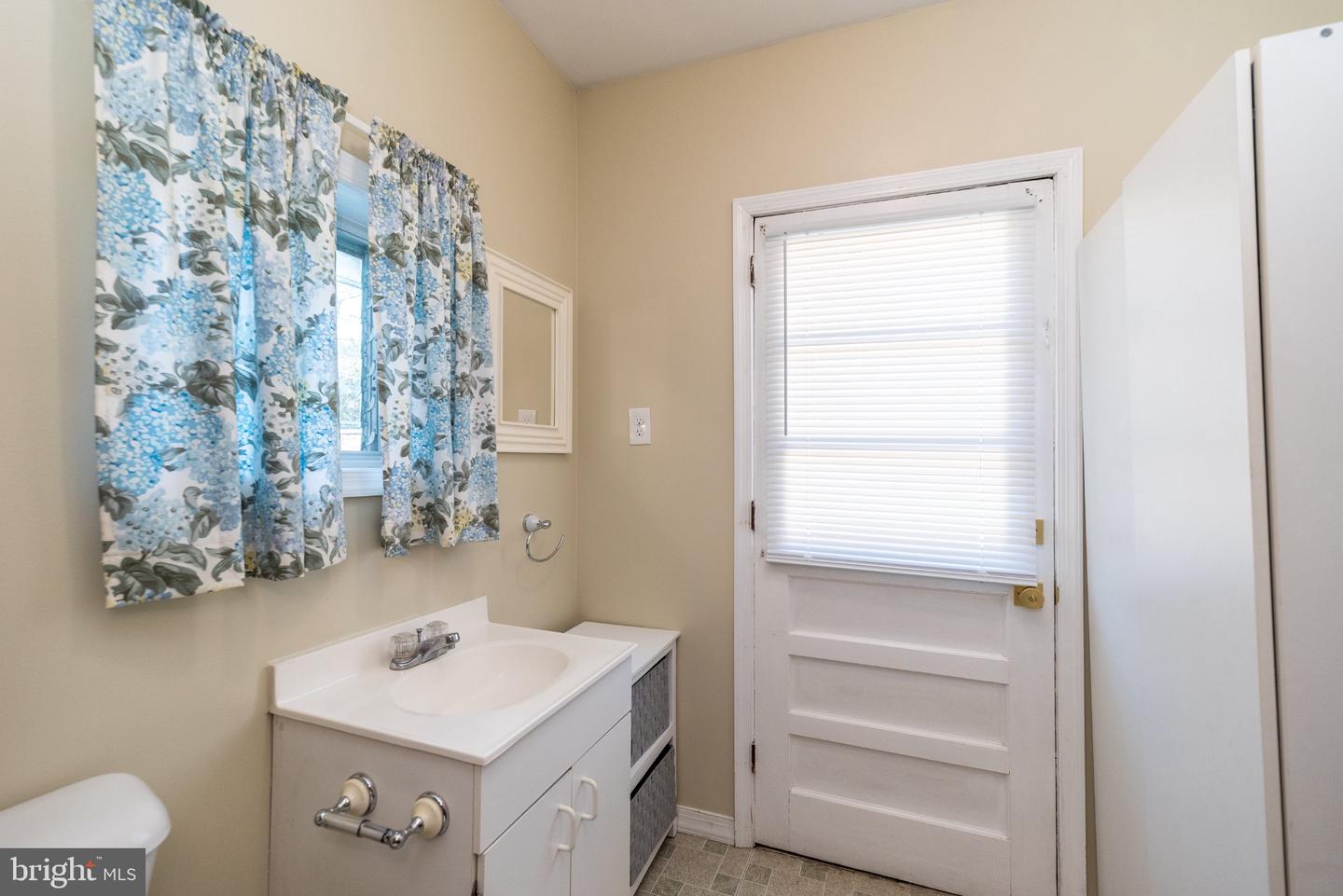 460 Renfrew Ave Property Photo 19