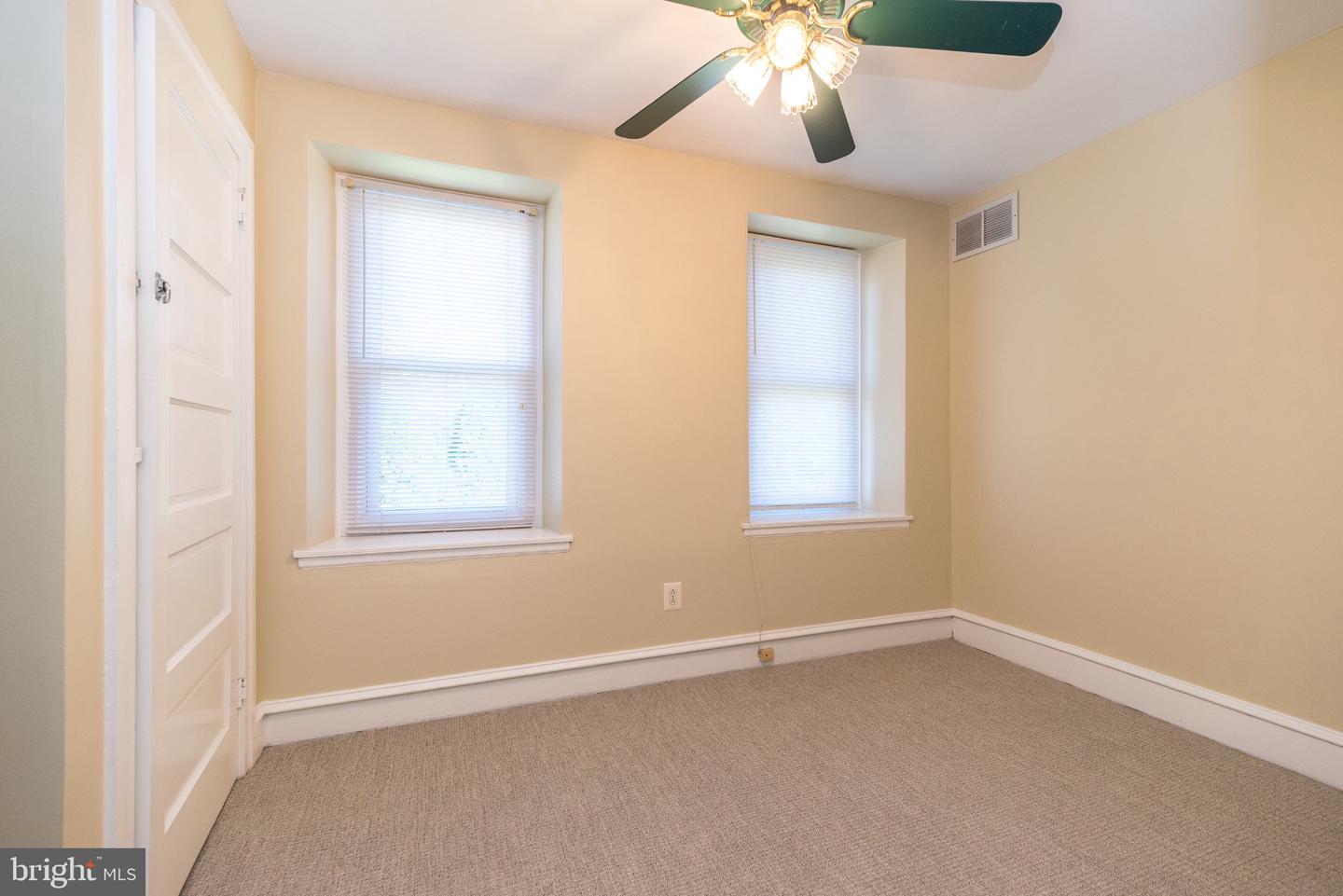 460 Renfrew Ave Property Photo 24
