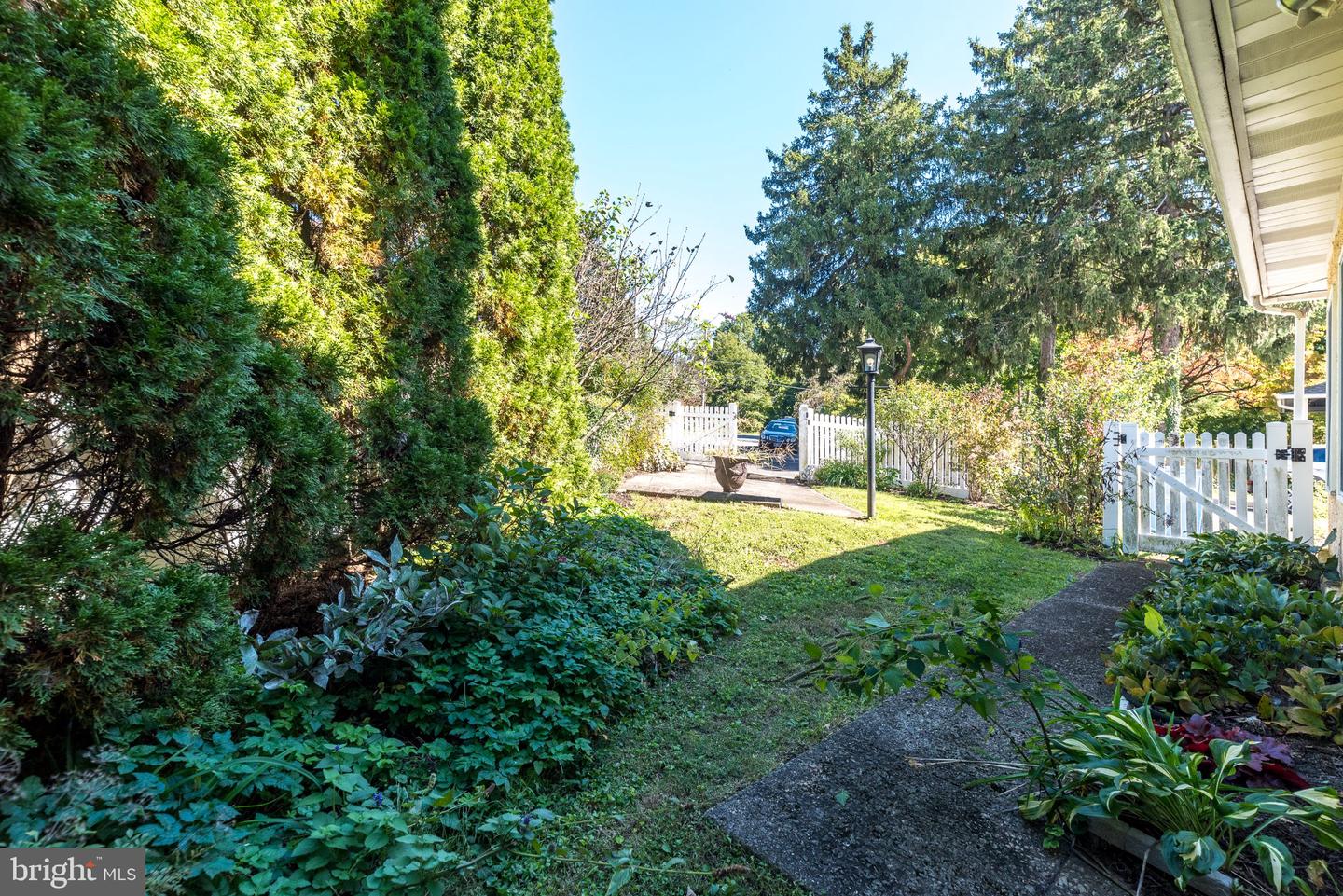 460 Renfrew Ave Property Photo 31