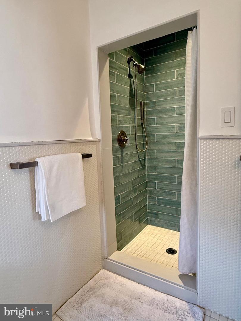 419 Lodges Ln Property Photo 34