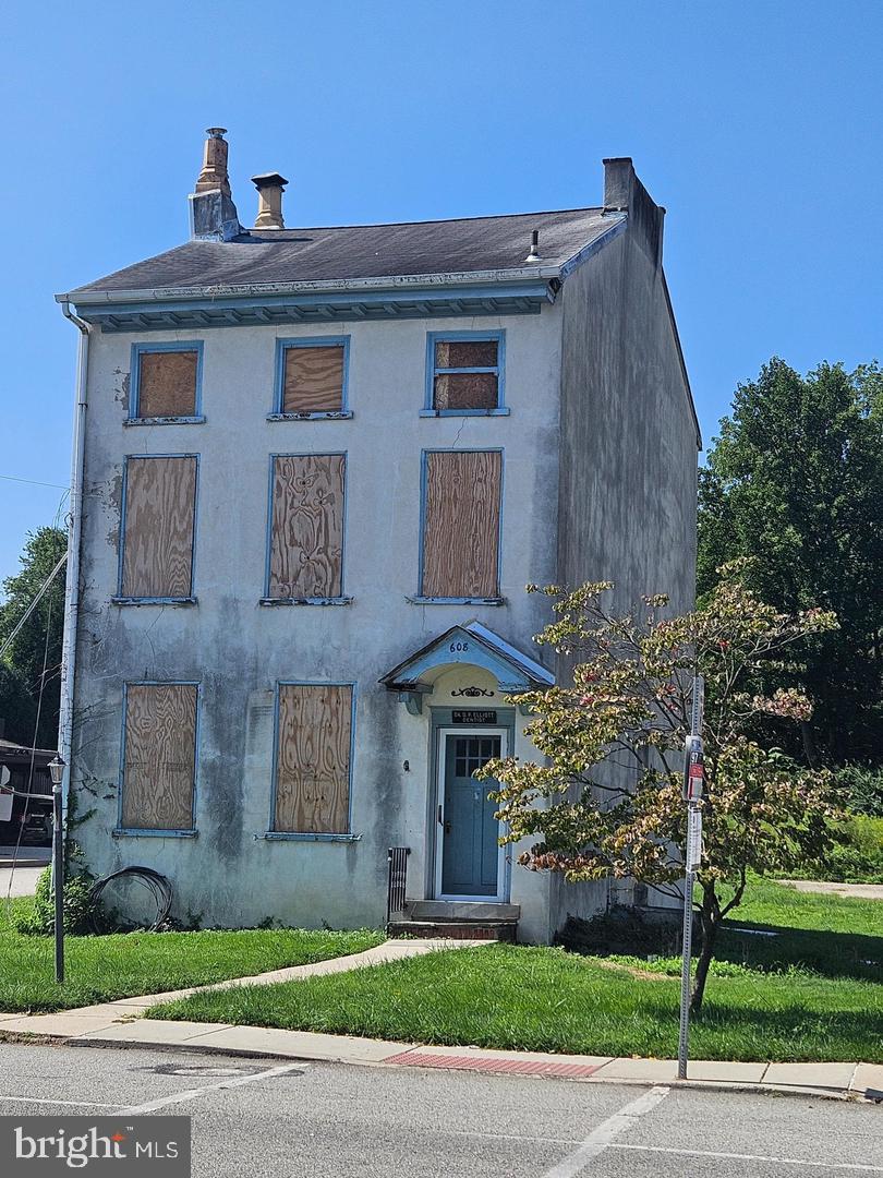 608 Germantown Pike Property Photo 4