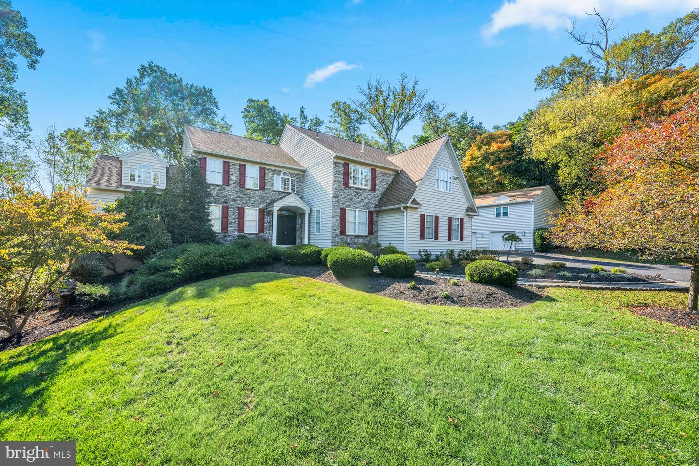 2104 SQUIRREL HILL RD