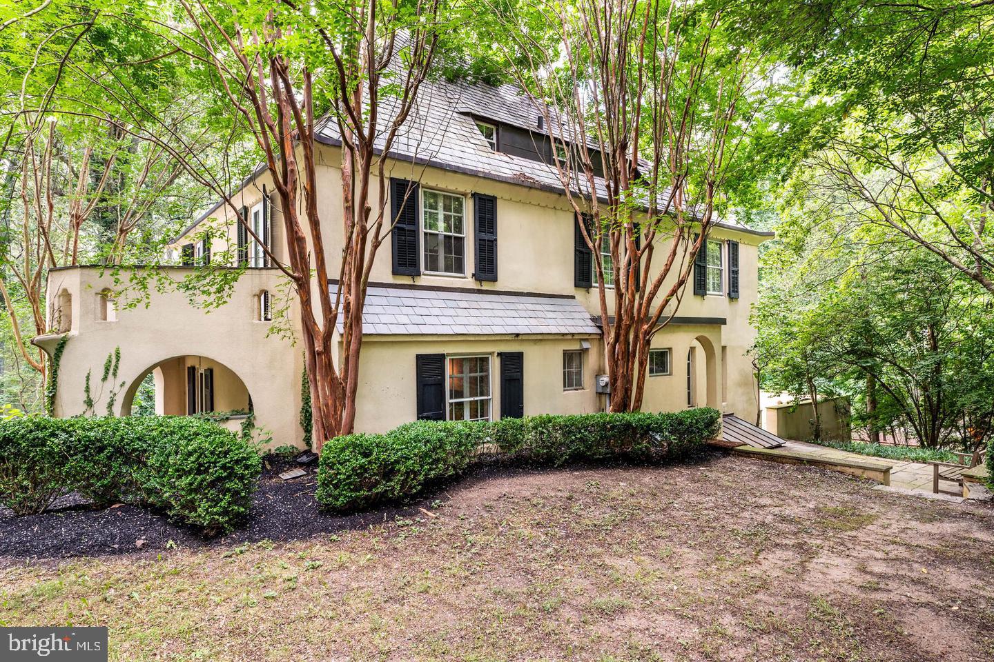 100 Cherry Ln Property Photo 2