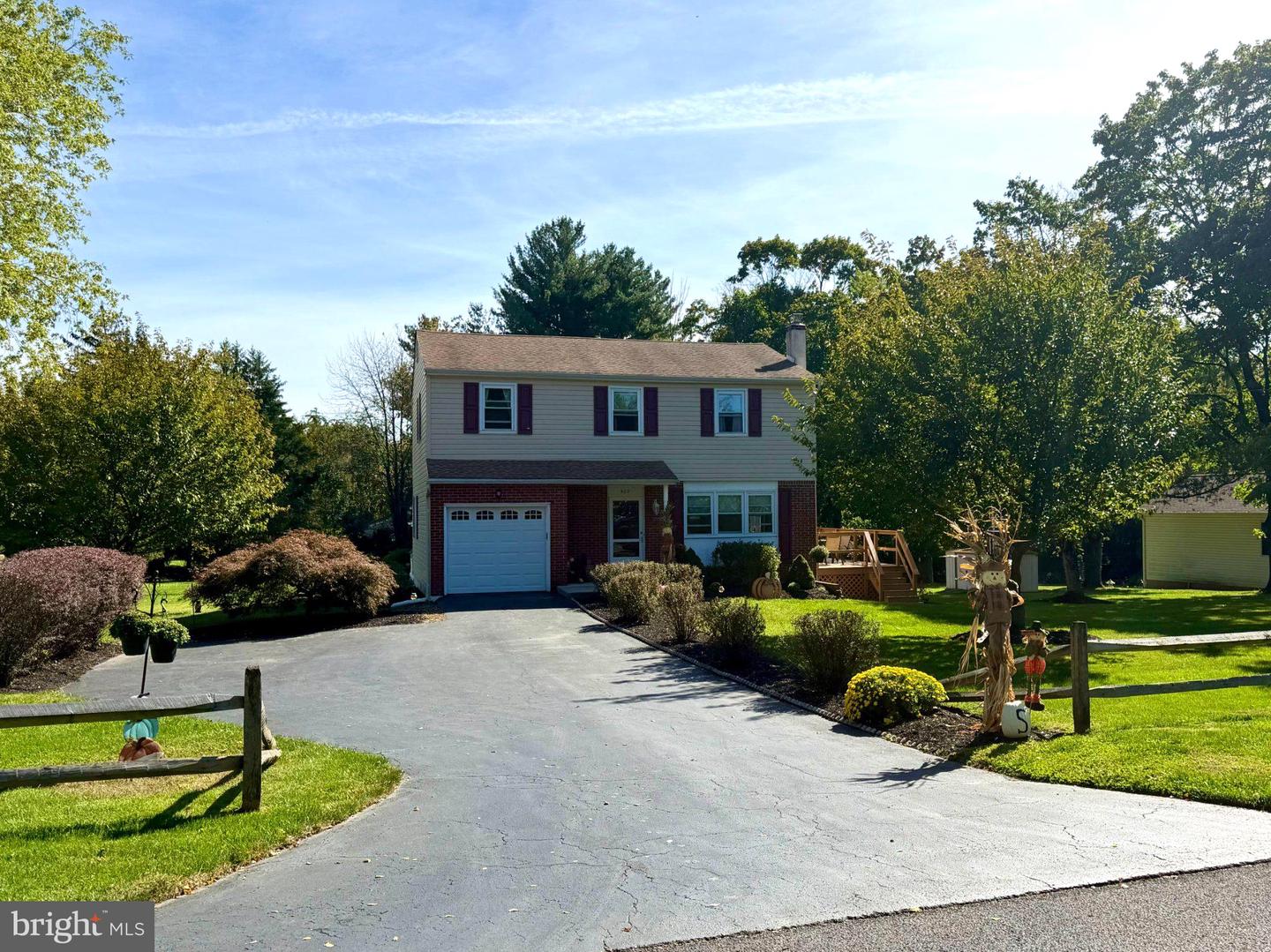 902 Valley Rd Property Photo 1