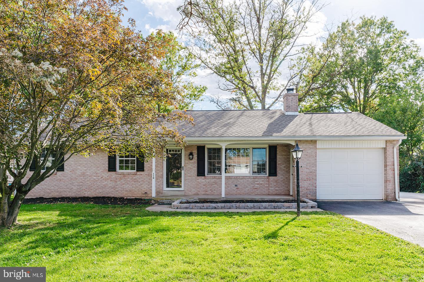 110 Maple St # Property Photo 1