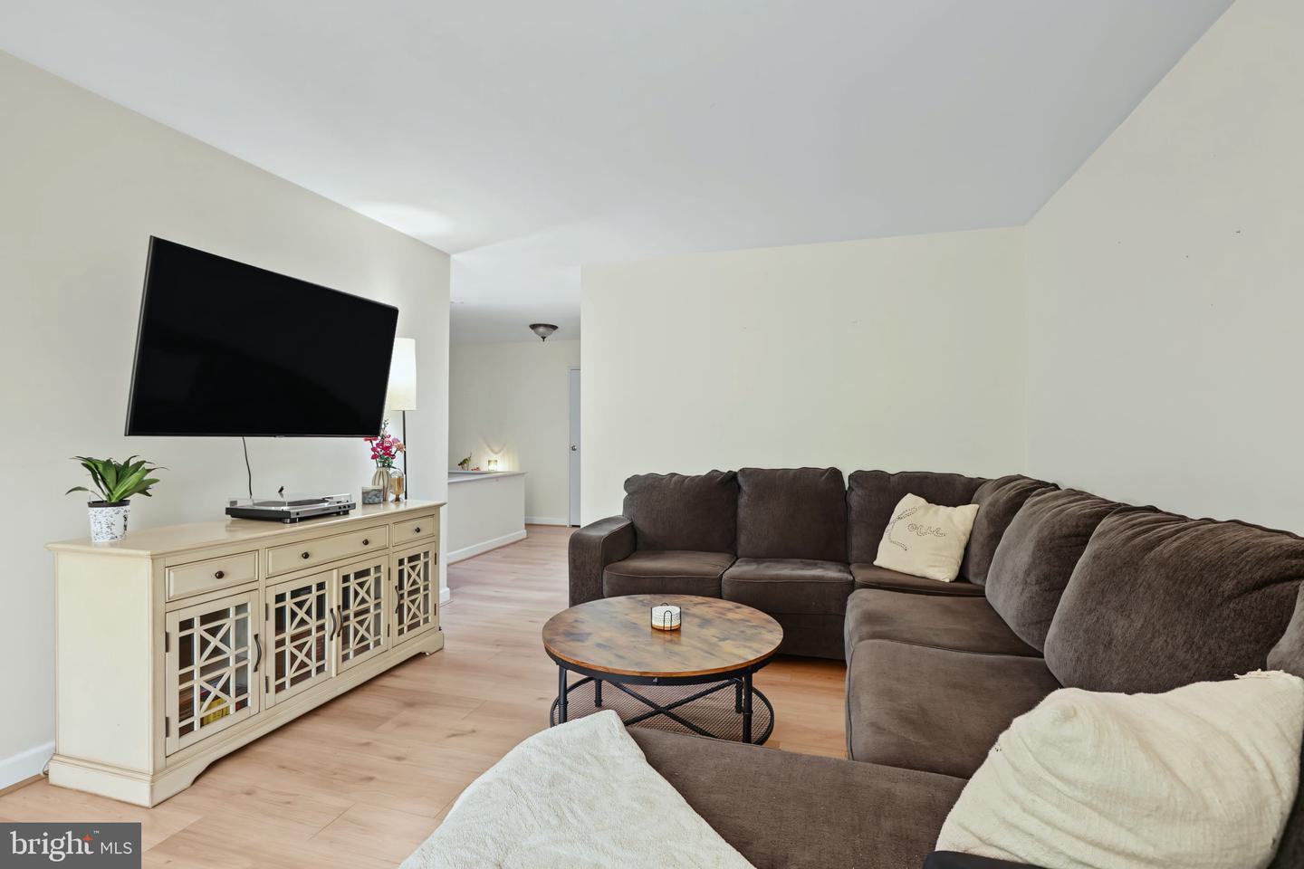 602 MEADOWVIEW LN #602 Property Photo 1