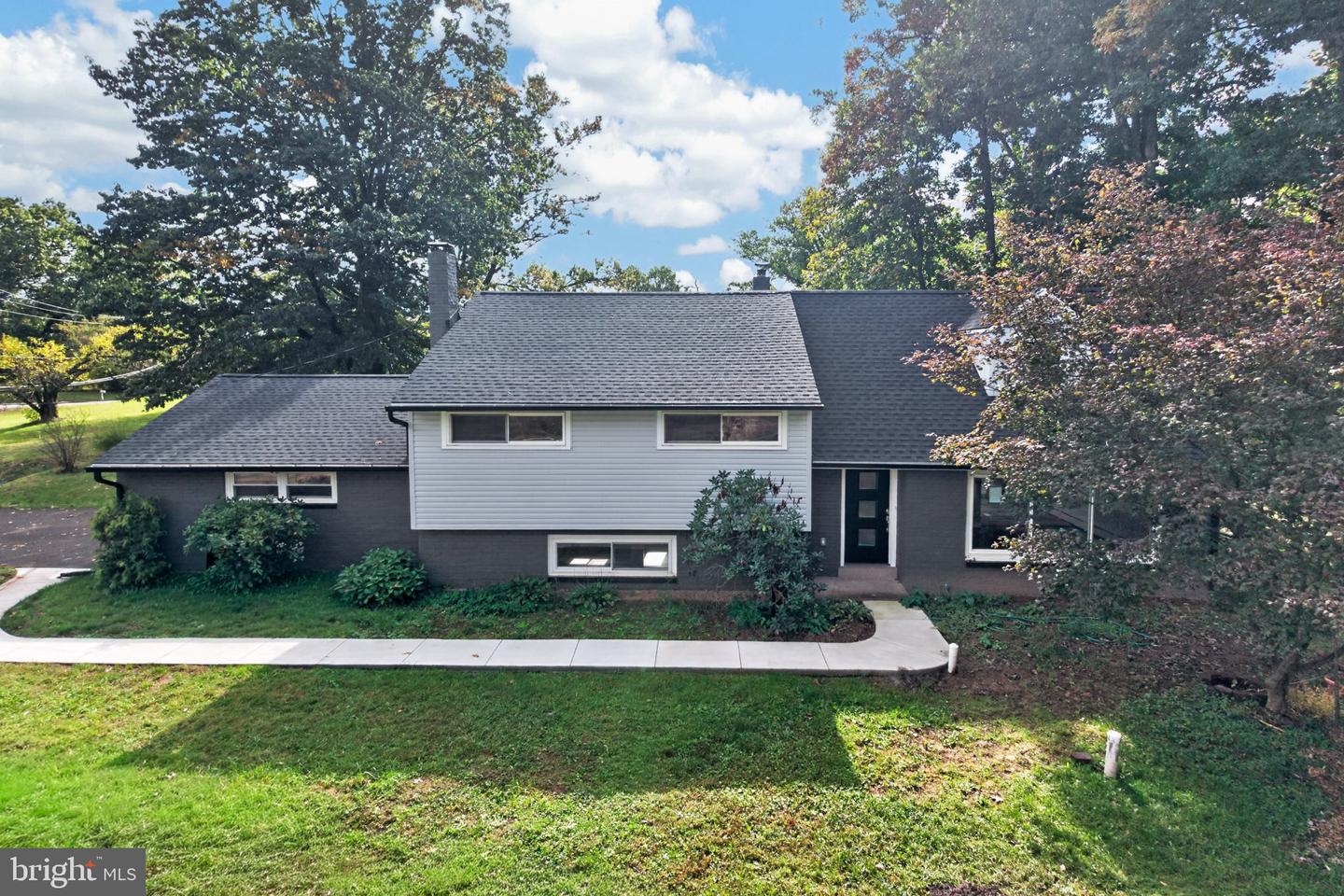 258 E MOYER RD # Property Photo 1