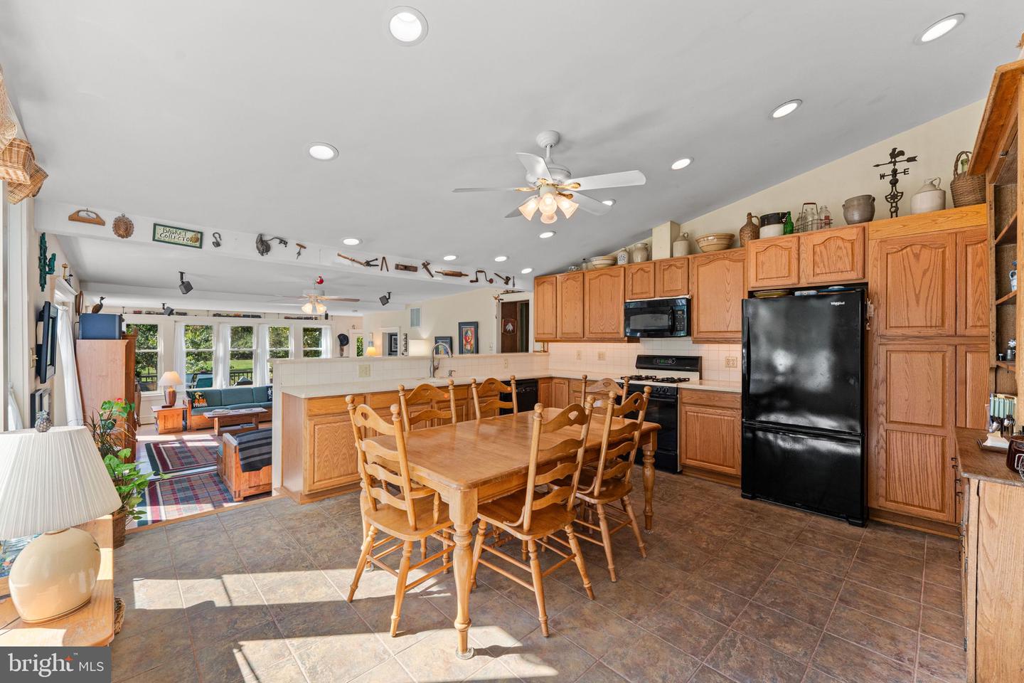 637 Susquehanna Rd Property Photo 8