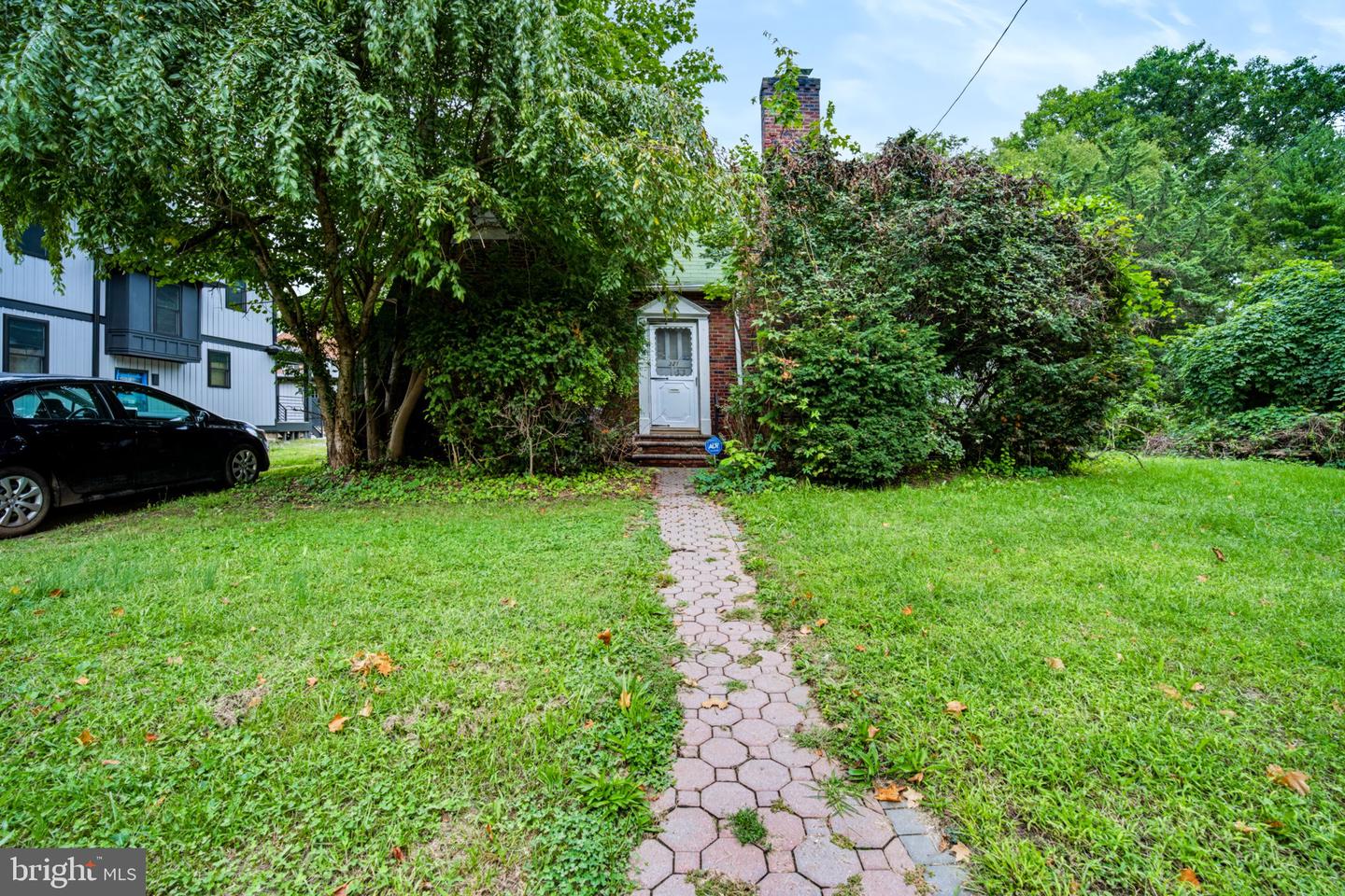321 ASBURY AVE # Property Photo 1