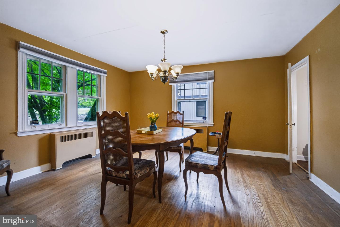 321 Asbury Ave # Property Photo 8