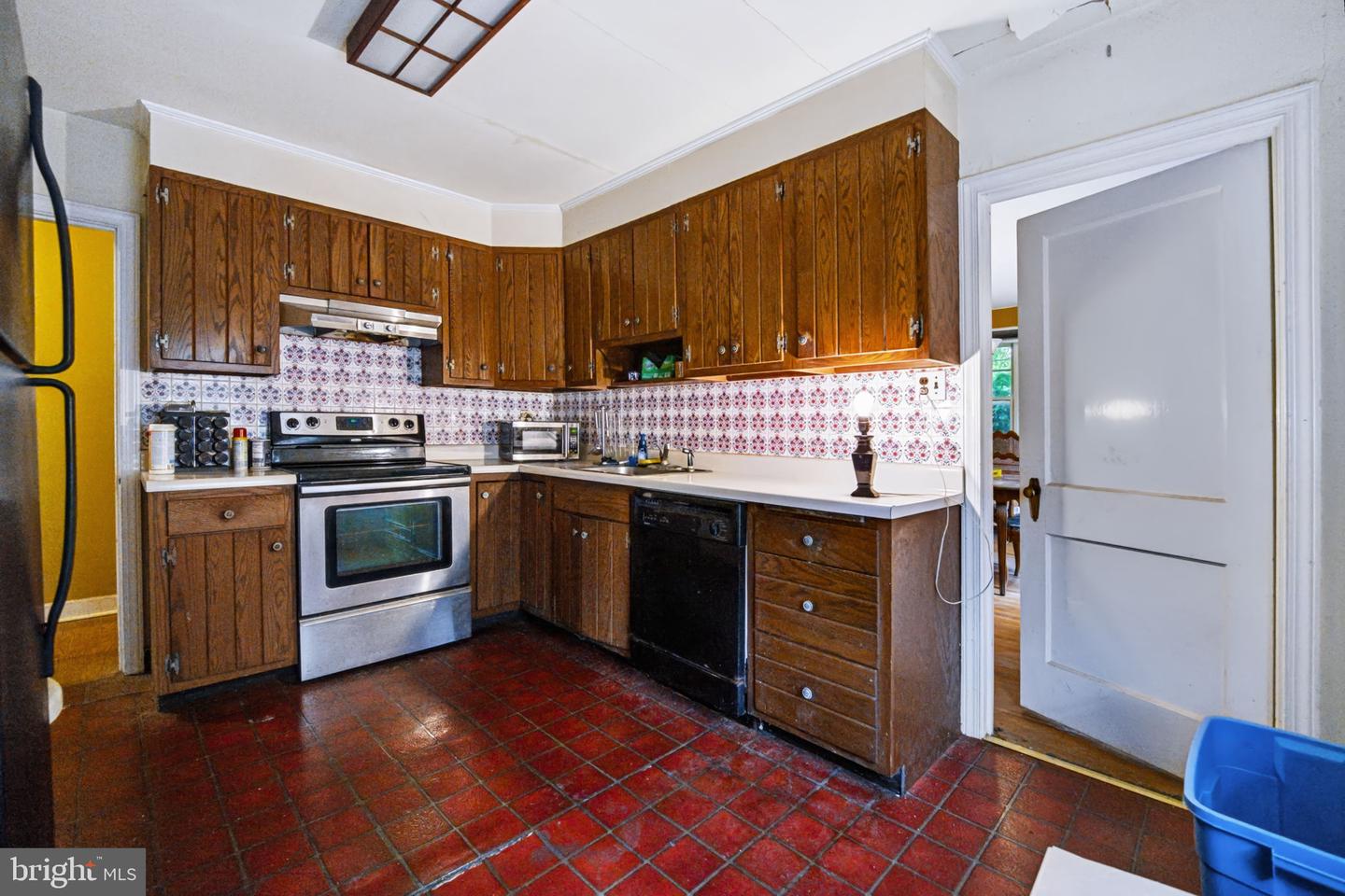 321 Asbury Ave # Property Photo 11