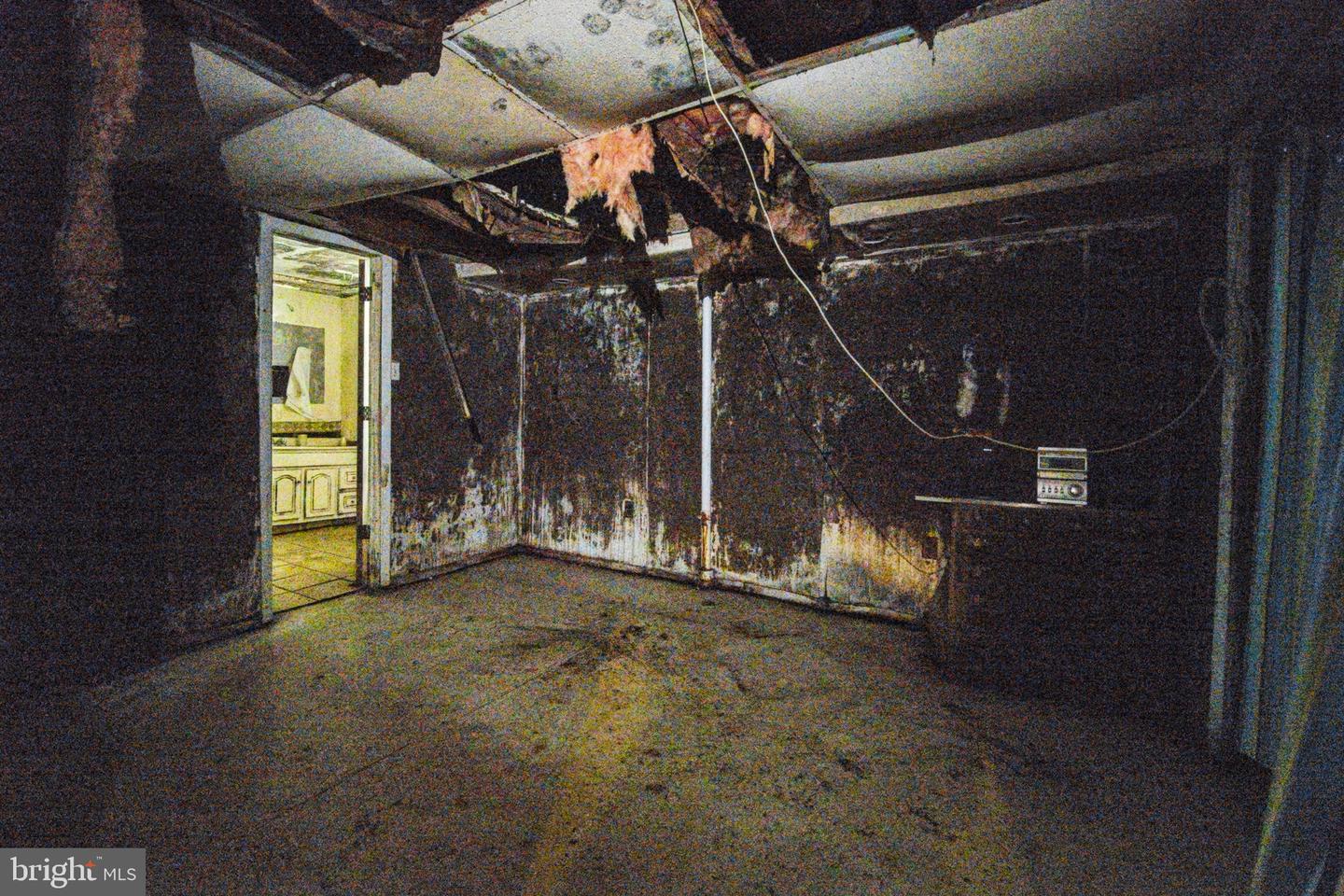 321 Asbury Ave # Property Photo 20