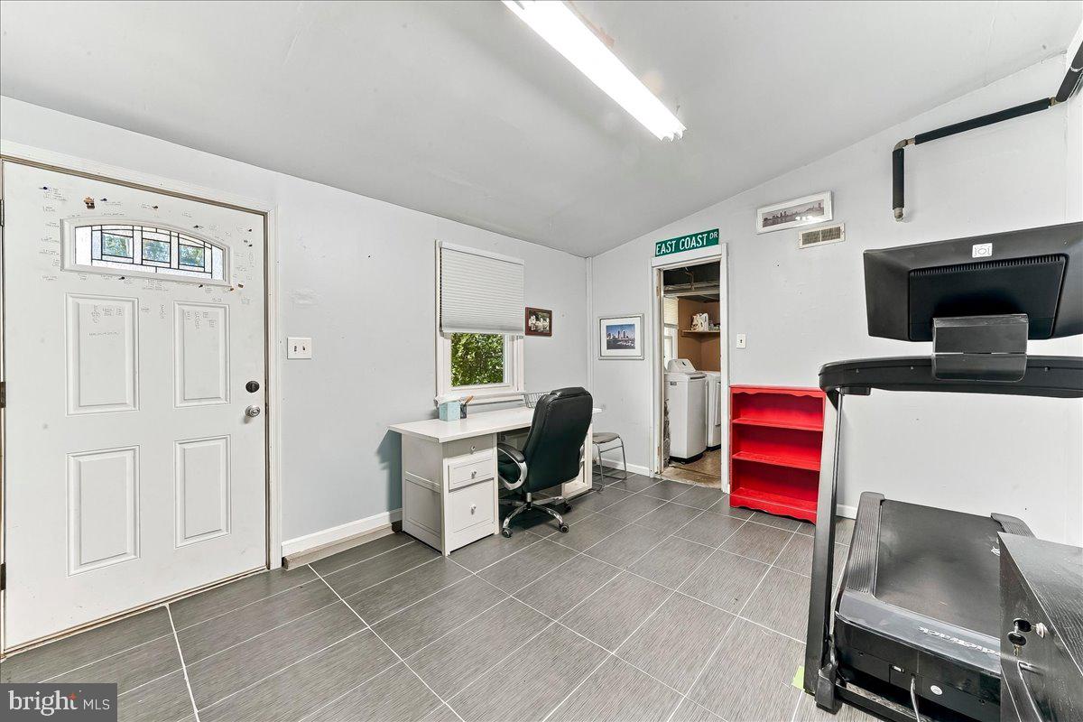 2914 Rossiter Ave Property Photo 32