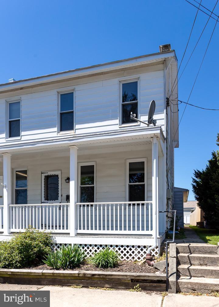 303 GLASGOW ST Property Photo 1