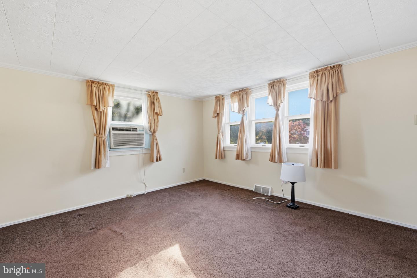 3575 W Mill Rd # Property Photo 9