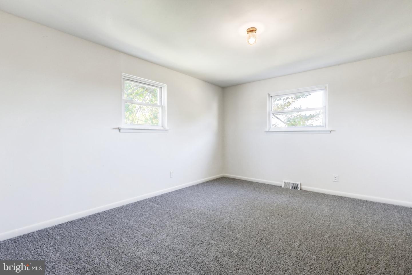 613 Martin Ln Property Photo 23