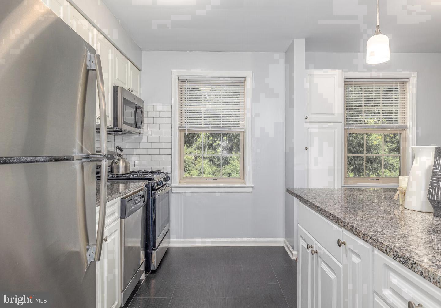 150 E Wynnewood Rd #19-b Property Photo 3
