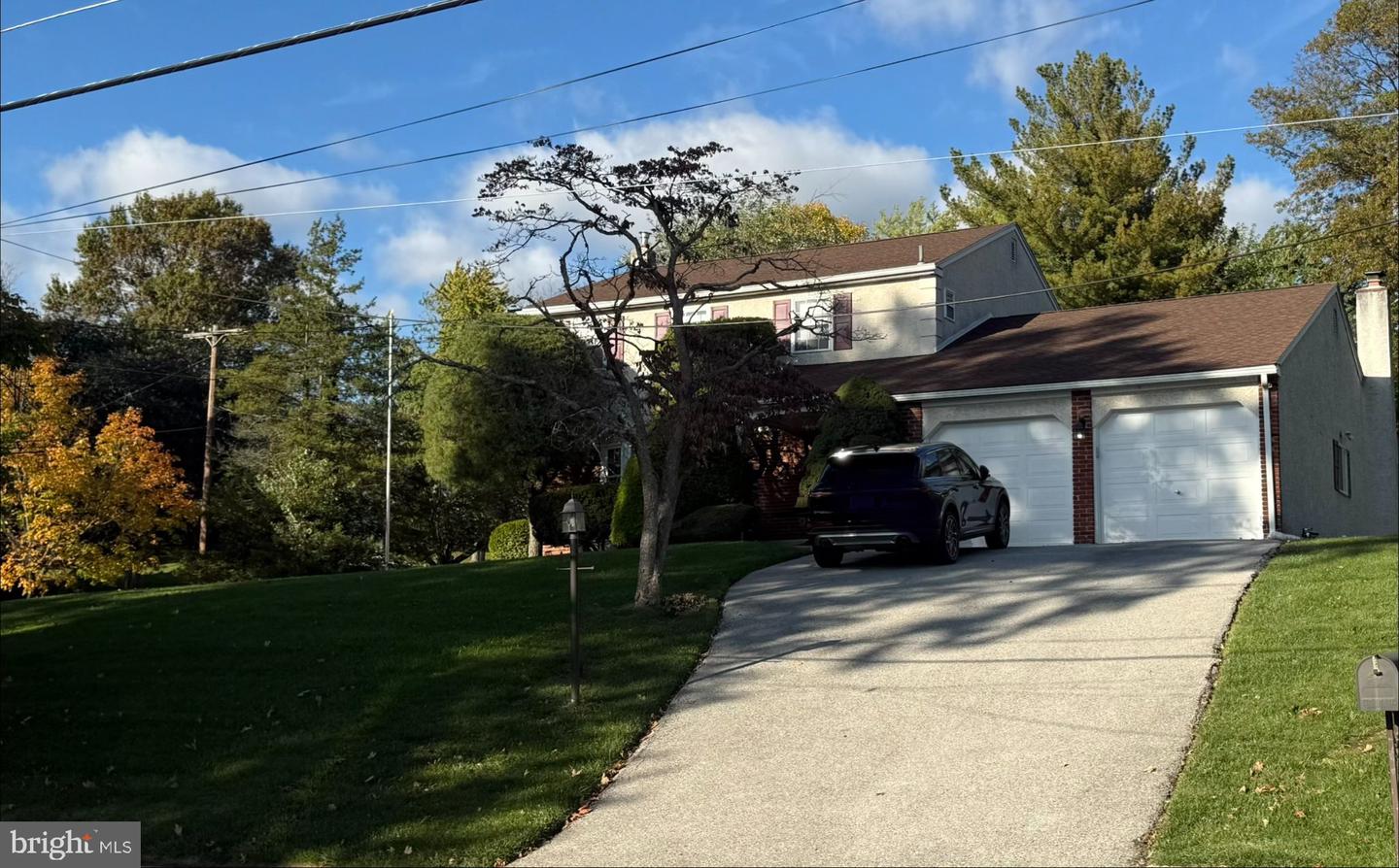 2821 VILLAGE GREEN LN # Property Photo 1