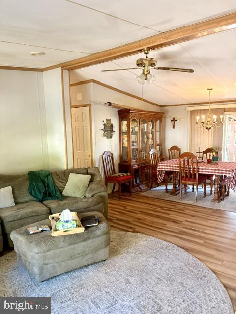 244 W 6th St # Property Photo 7