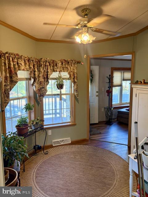 244 W 6th St # Property Photo 9