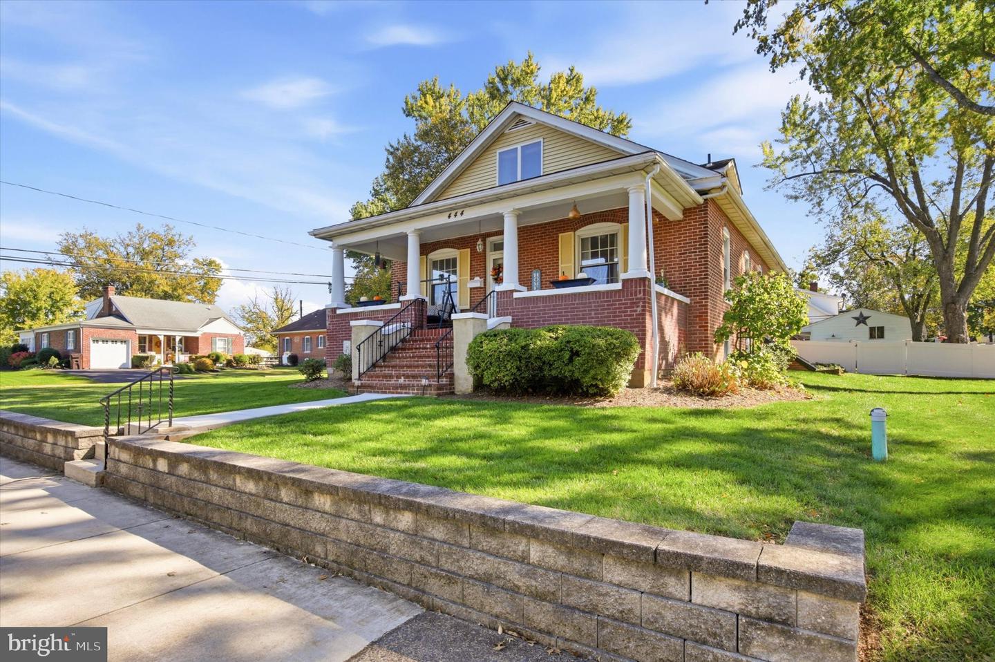444 E Summit St # Property Photo 1