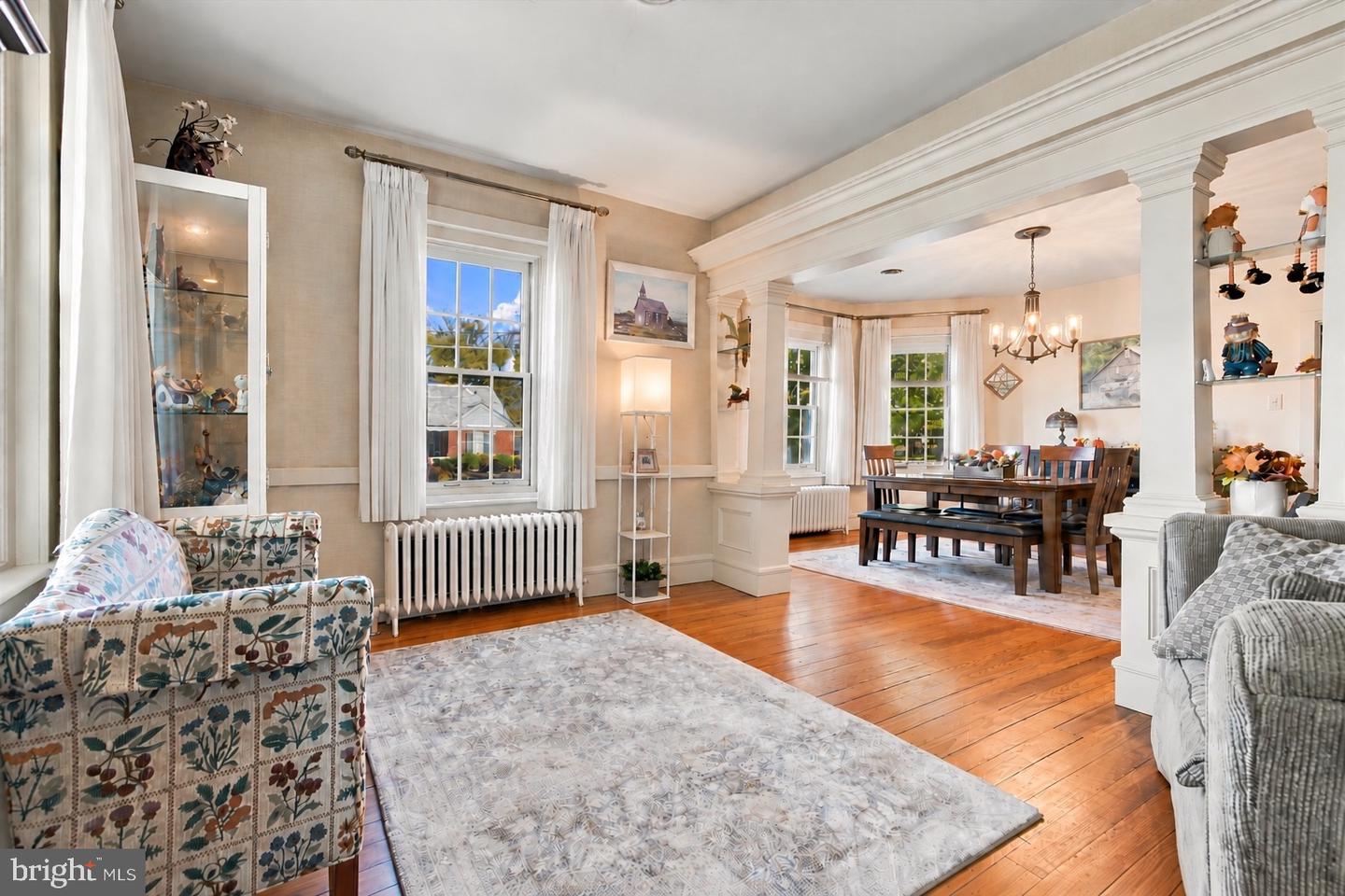 444 E Summit St # Property Photo 6