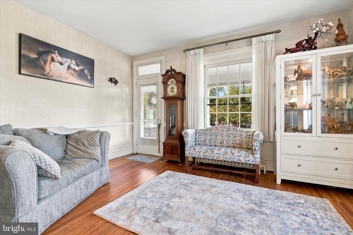 444 E Summit St # Property Photo 7