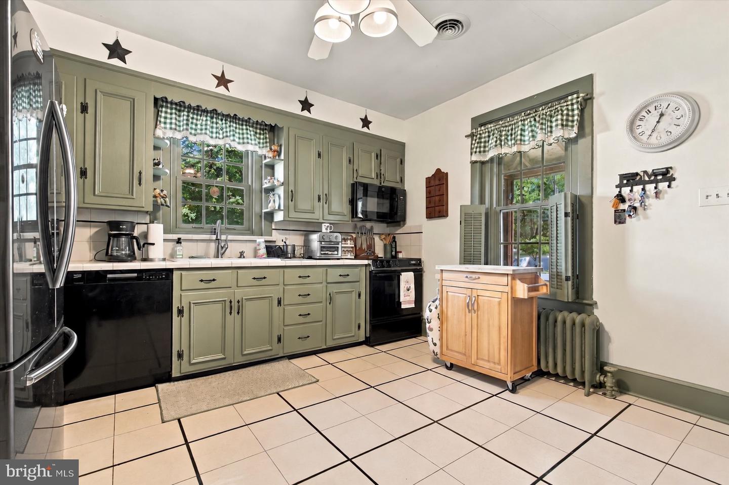 444 E Summit St # Property Photo 10