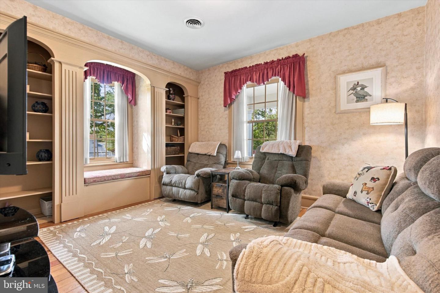 444 E Summit St # Property Photo 14