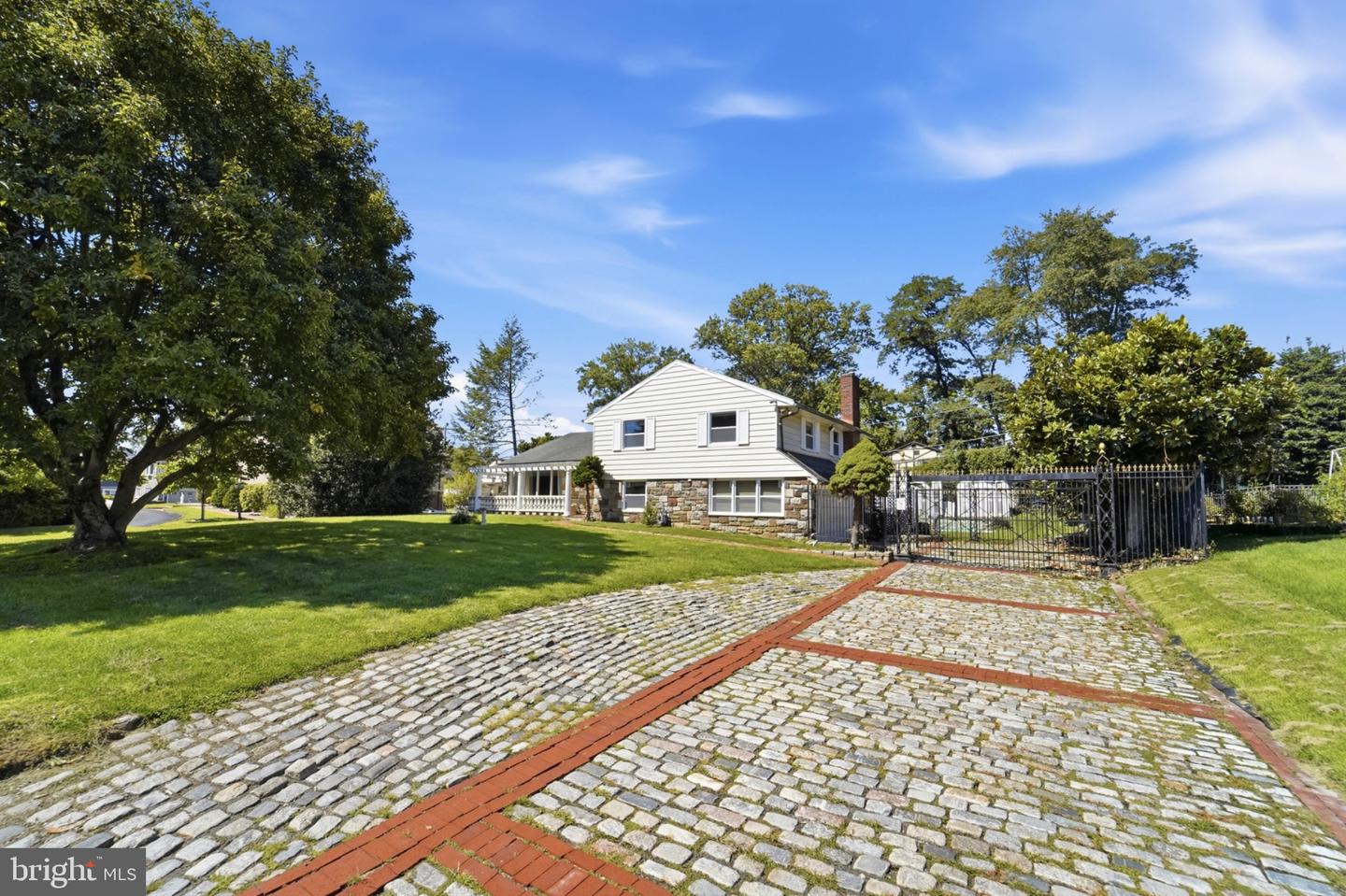 1868 Pine Rd # Property Photo 1